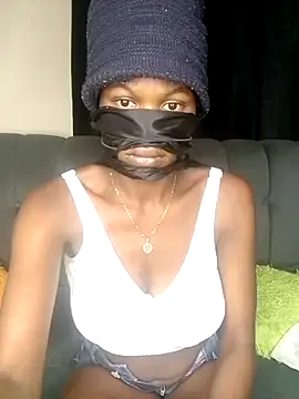 Milkylady00 online show from September 15, 2025, 9:15 pm