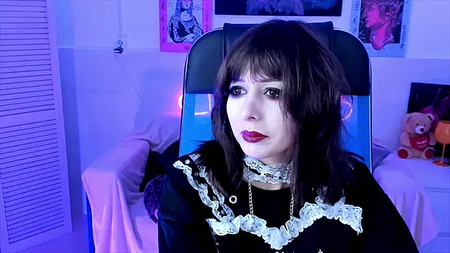 CrystallBloom online show from September 29, 2025, 1:34 am