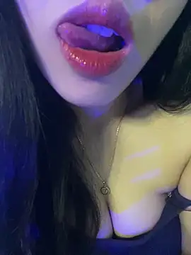 Snapshot of Mon_monbaby chatting on September 28, 2025, 6:15 pm Mon monbaby online show from September 28, 2025, 6:15 pm