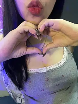 Snapshot of Mon_monbaby chatting on September 25, 2025, 6:03 pm Mon monbaby online show from September 25, 2025, 6:03 pm