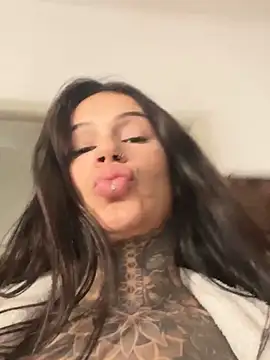 sereiaruiva99 online show from May 4, 2026, 5:05 pm