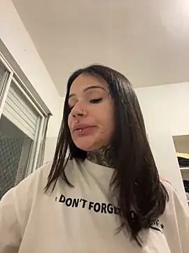 sereiaruiva99 online show from May 19, 2026, 3:02 am