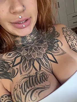 sereiaruiva99 online show from November 10, 2025, 7:41 pm