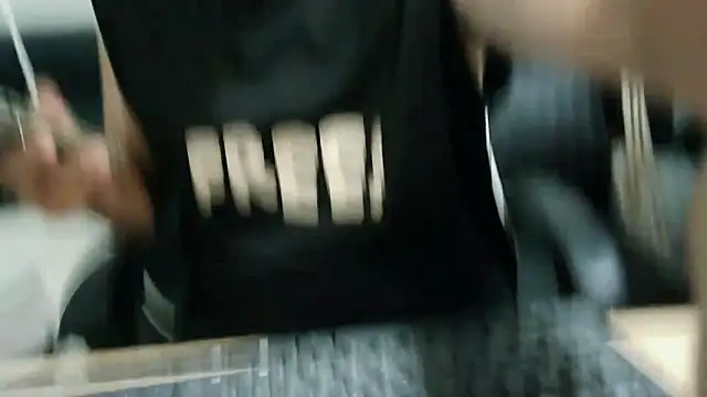 Snapshot of bigbb101011 chatting on October 18, 2025, 4:20 pm bigbb101011 online show from October 18, 2025, 4:20 pm