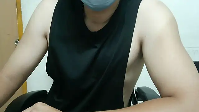 Snapshot of bigbb101011 chatting on October 6, 2025, 3:35 pm bigbb101011 online show from October 6, 2025, 3:35 pm