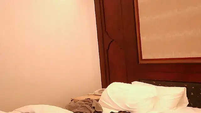 Snapshot of bigbb101011 chatting on September 28, 2025, 1:51 pm bigbb101011 online show from September 28, 2025, 1:51 pm