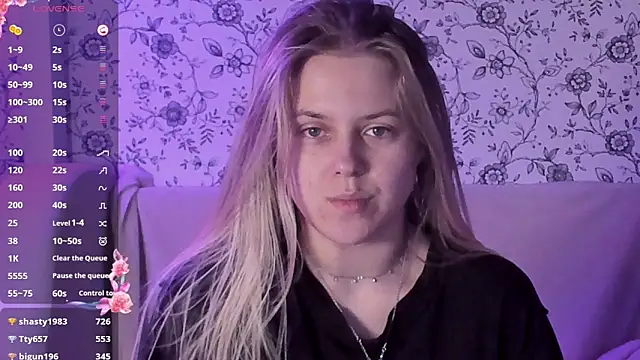 AngelAnty online show from December 21, 2025, 2:41 pm