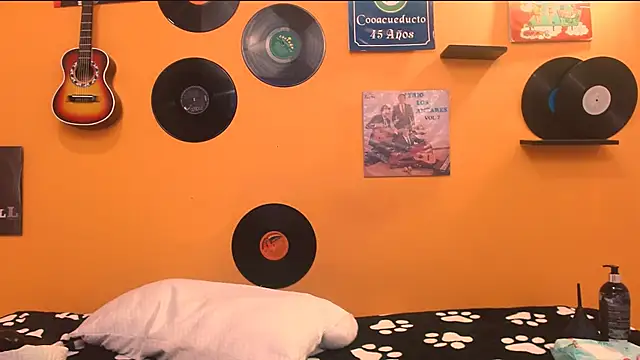 Snapshot of meisevil77 chatting on December 21, 2025, 2:57 am meisevil77 online show from December 21, 2025, 2:57 am