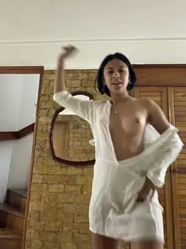 lynn9000 online show from December 15, 2025, 11:10 pm