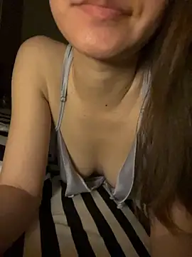 Lauren 778 online show from September 10, 2025, 1:54 pm