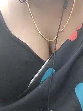 Snapshot of Divya-Lovely chatting on October 6, 2025, 8:31 pm Divya-Lovely online show from October 6, 2025, 8:31 pm