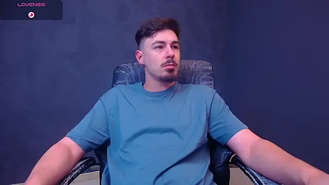 EnzoRace online show from November 26, 2025, 5:40 am