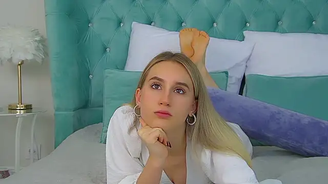 Snapshot of VictoriaHopsons chatting on October 5, 2025, 6:26 am VictoriaHopsons online show from October 5, 2025, 6:26 am