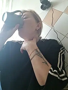 Snapshot of Xseniy chatting on October 24, 2025, 9:08 am Xseniy online show from October 24, 2025, 9:08 am