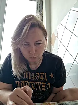 Snapshot of Xseniy chatting on November 4, 2025, 7:34 am Xseniy online show from November 4, 2025, 7:34 am