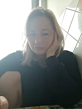 Snapshot of Xseniy chatting on November 6, 2025, 9:24 am Xseniy online show from November 6, 2025, 9:24 am