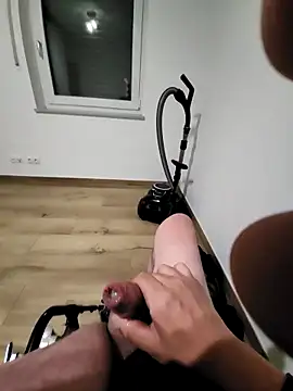 Snapshot of Flotschy85 chatting on September 26, 2025, 10:16 pm Flotschy85 online show from September 26, 2025, 10:16 pm