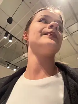 Snapshot of KittyQueeny chatting on September 25, 2025, 1:06 pm KittyQueeny online show from September 25, 2025, 1:06 pm