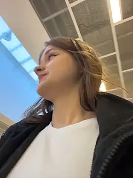 Snapshot of KittyQueeny chatting on October 9, 2025, 1:11 pm KittyQueeny online show from October 9, 2025, 1:11 pm