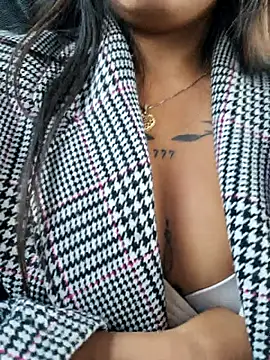 Snapshot of LunaHot_777 chatting on October 27, 2025, 8:43 pm LunaHot 777 online show from October 27, 2025, 8:43 pm