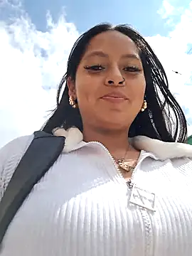 LunaHot 777 online show from November 12, 2025, 6:23 pm