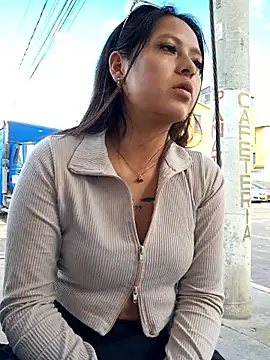 Snapshot of LunaHot_777 chatting on October 24, 2025, 7:46 pm LunaHot 777 online show from October 24, 2025, 7:46 pm