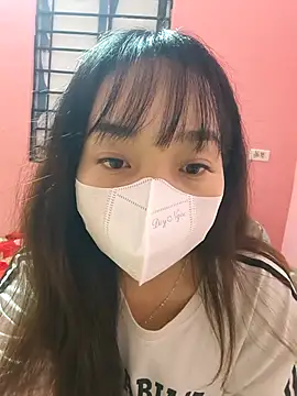 NguyenMyy online show from December 21, 2025, 6:09 pm