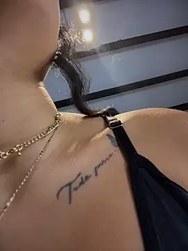 Snapshot of MystiqueXXX chatting on February 2, 2026, 1:21 pm MystiqueXXX online show from February 2, 2026, 1:21 pm