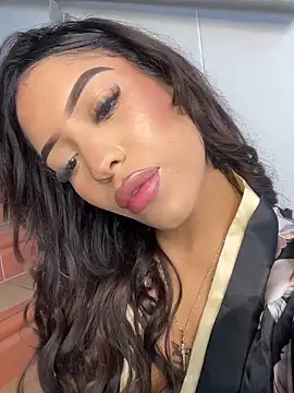 MystiqueXXX online show from May 31, 2026, 1:17 pm