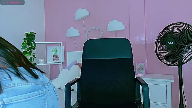 Snapshot of SamaGrey__ chatting on September 19, 2025, 11:36 am SamaGrey   online show from September 19, 2025, 11:36 am