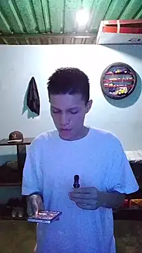 elinnki online show from April 8, 2026, 7:59 pm