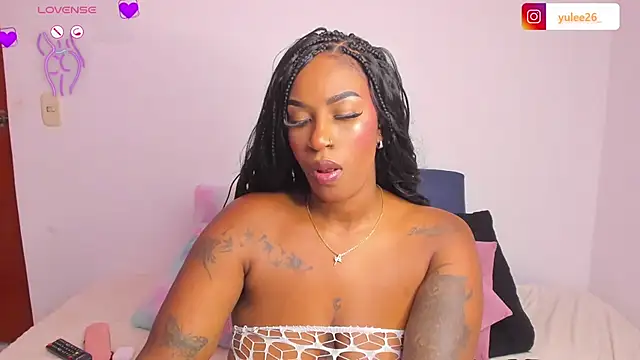 Snapshot of Brandy_brown_ chatting on October 29, 2025, 11:47 pm Brandy brown  online show from October 29, 2025, 11:47 pm