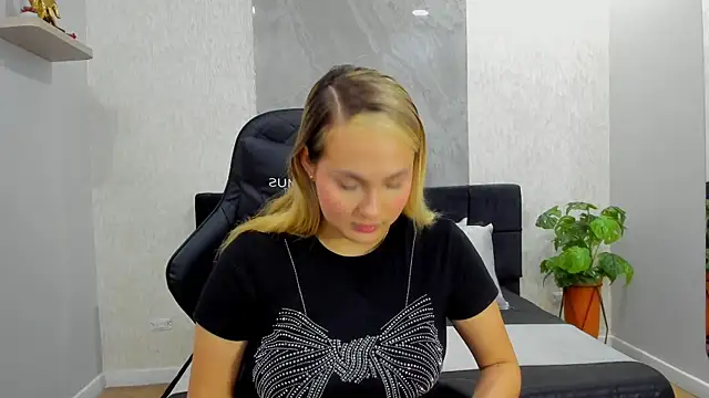 Emmaa white  online show from May 12, 2026, 5:30 pm