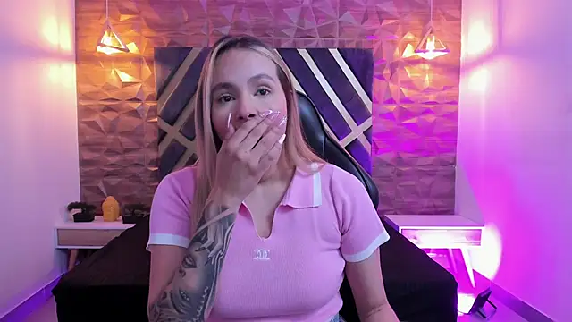 Emmaa white  online show from February 14, 2026, 5:24 pm