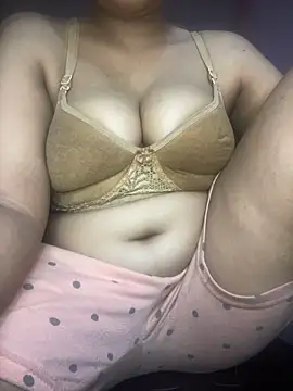 Snapshot of mona_15 chatting on October 19, 2025, 10:34 pm mona 15 online show from October 19, 2025, 10:34 pm