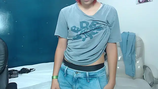 Snapshot of BJkoreanboy chatting on October 15, 2025, 9:34 pm BJkoreanboy online show from October 15, 2025, 9:34 pm