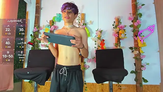 Snapshot of spicy_adonhis chatting on October 1, 2025, 1:04 pm spicy adonhis online show from October 1, 2025, 1:04 pm