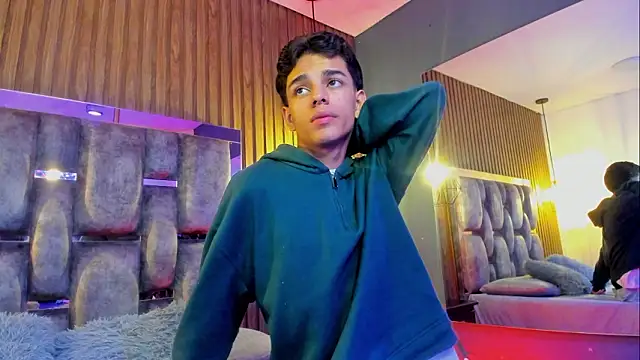 Snapshot of owen__johnson chatting on February 4, 2026, 12:22 pm owen johnson online show from February 4, 2026, 12:22 pm