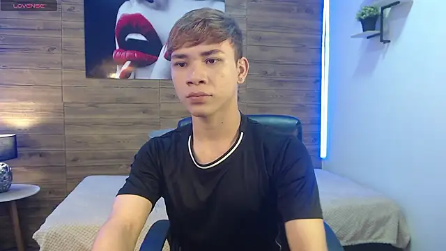 Snapshot of nathanclay chatting on February 8, 2026, 3:37 am nathanclay online show from February 8, 2026, 3:37 am