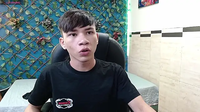 Snapshot of nathanclay chatting on September 19, 2025, 3:43 am nathanclay online show from September 19, 2025, 3:43 am