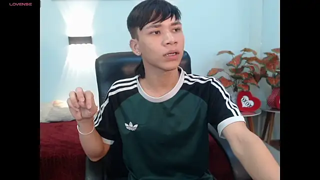 Snapshot of nathanclay chatting on September 18, 2025, 3:20 am nathanclay online show from September 18, 2025, 3:20 am