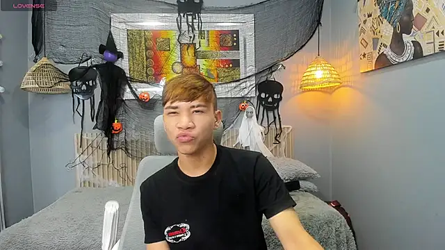 Snapshot of nathanclay chatting on October 18, 2025, 3:30 am nathanclay online show from October 18, 2025, 3:30 am