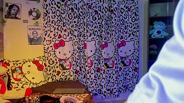 thania 777 online show from October 30, 2025, 10:50 pm