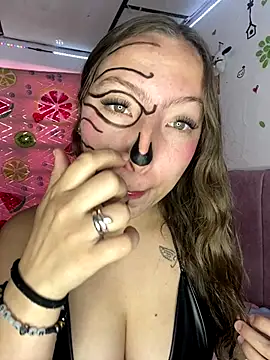 Snapshot of Tiara_19 chatting on October 28, 2025, 4:06 pm Tiara 19 online show from October 28, 2025, 4:06 pm