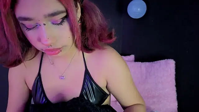 Snapshot of zoelight18 chatting on September 21, 2025, 5:23 am zoelight18 online show from September 21, 2025, 5:23 am