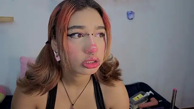 Snapshot of zoelight18 chatting on November 2, 2025, 9:25 am zoelight18 online show from November 2, 2025, 9:25 am