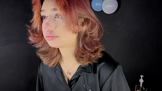 Snapshot of zoelight18 chatting on October 5, 2025, 2:08 pm zoelight18 online show from October 5, 2025, 2:08 pm