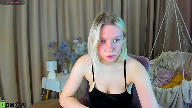 Snapshot of Casey_Miller chatting on October 21, 2025, 1:16 am Casey Miller online show from October 21, 2025, 1:16 am