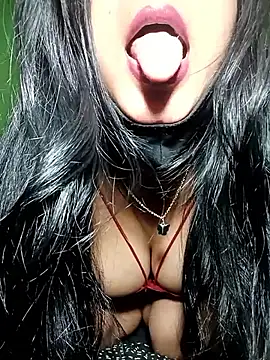 NEHA-DESHI999 online show from December 3, 2025, 3:22 pm