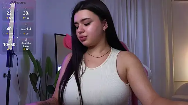 courtneyk  online show from October 12, 2025, 3:13 pm